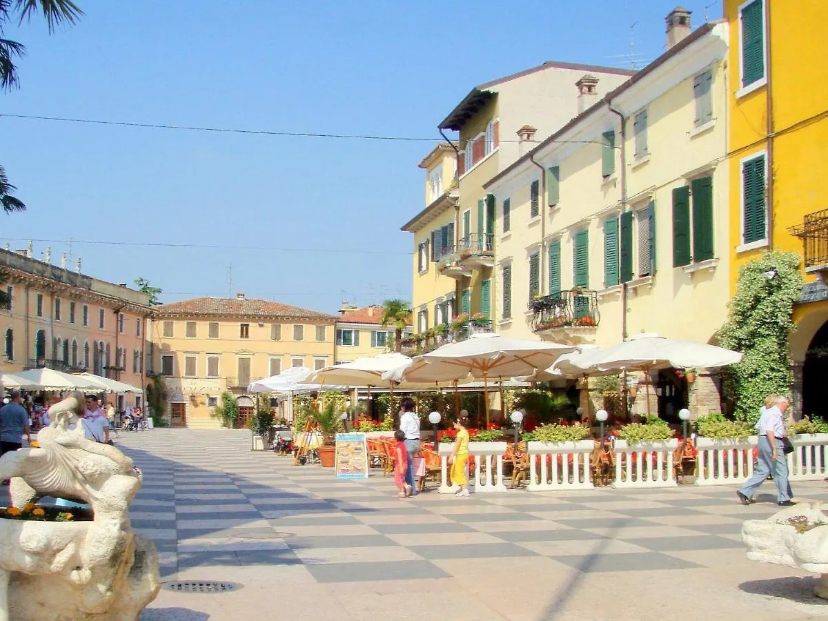 Belvilla By Oyo Casara Blu Lazise 0*,  Italien